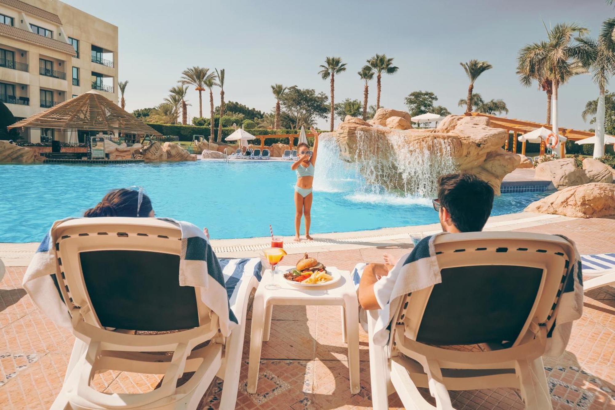 فندق هيلتون بيراميدز جولف 6th of October City المظهر الخارجي الصورة The pool at the Hilton Sharm El Sheikh